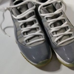 Air Jordan cool grey 11s